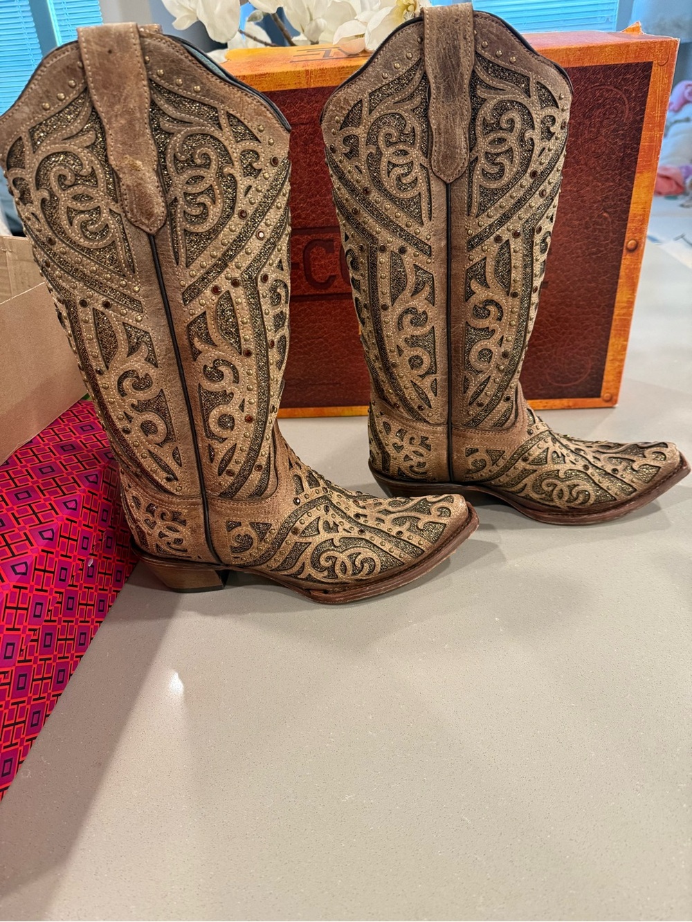 Coral LD STRAW LASEn - INLAY & STUDS boots